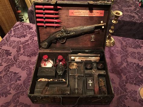 Vampire killing kit .